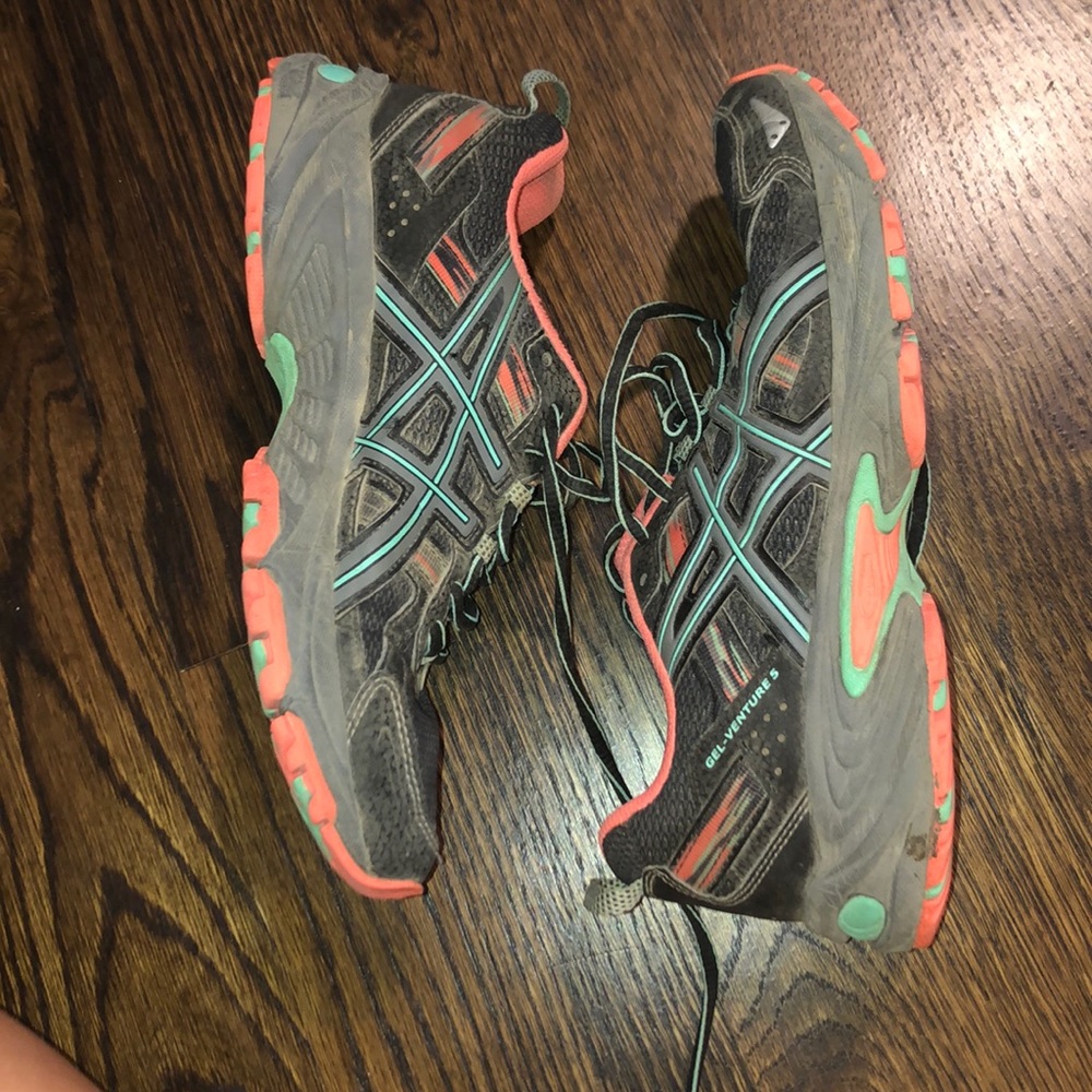 ASICS tennis shoes